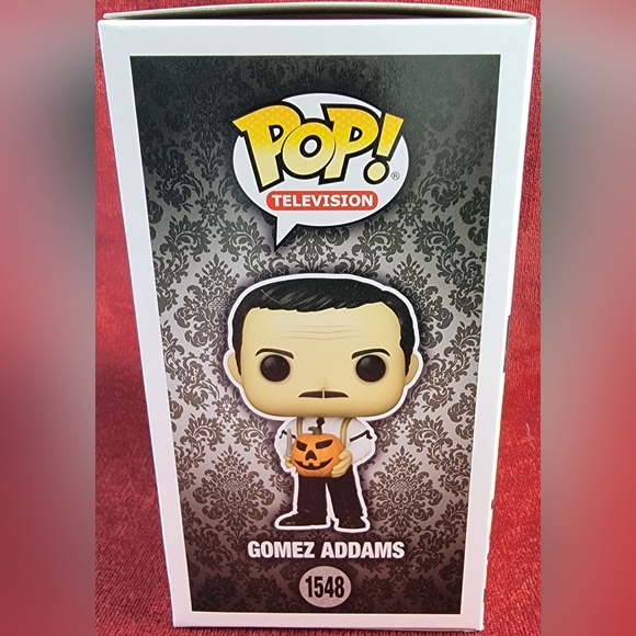 Gomez Addams funko # 1548 (nib) With pop protector - Picture 6 of 7